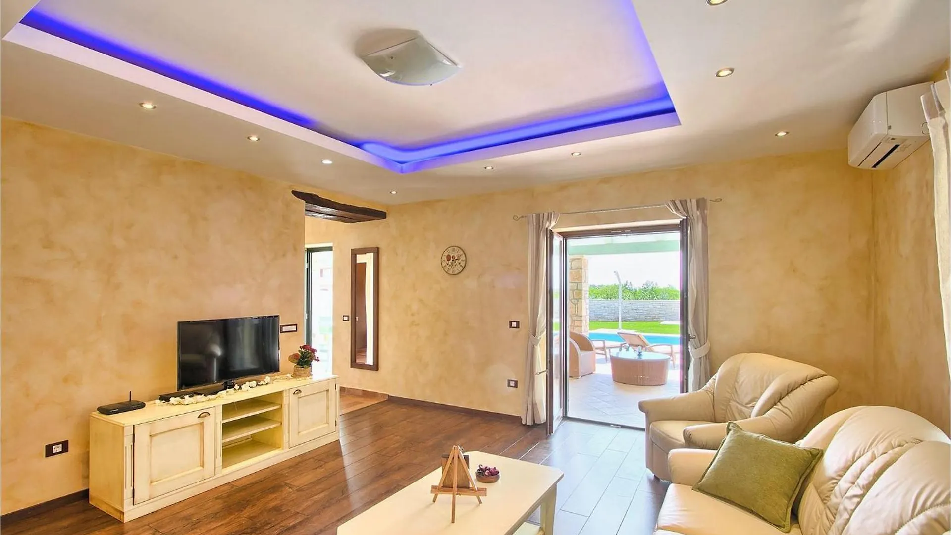 Villa Luca Radetici Holiday home