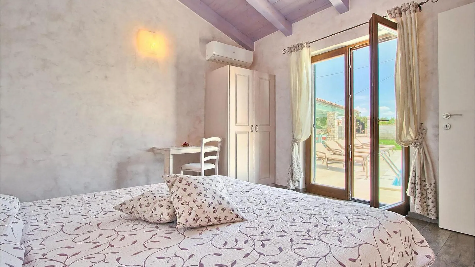 Holiday home Villa Luca Radetici