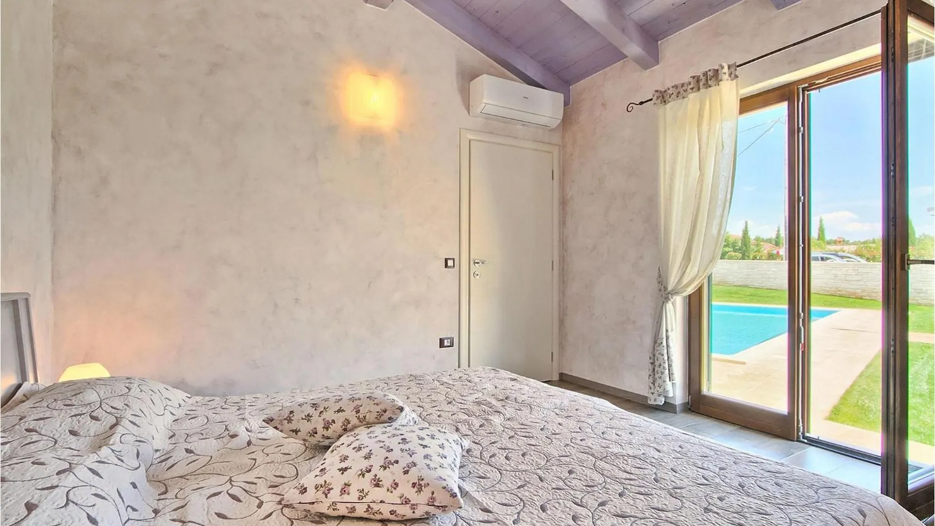 Holiday home Villa Luca Radetici